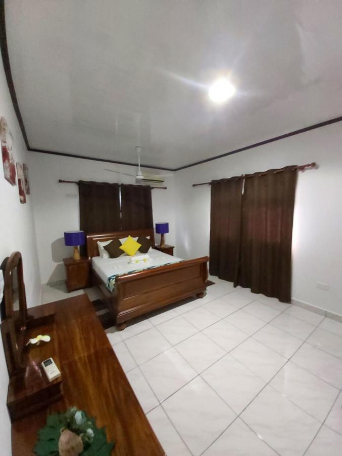Leo'S Petit Villa Annex Praslin Exterior foto