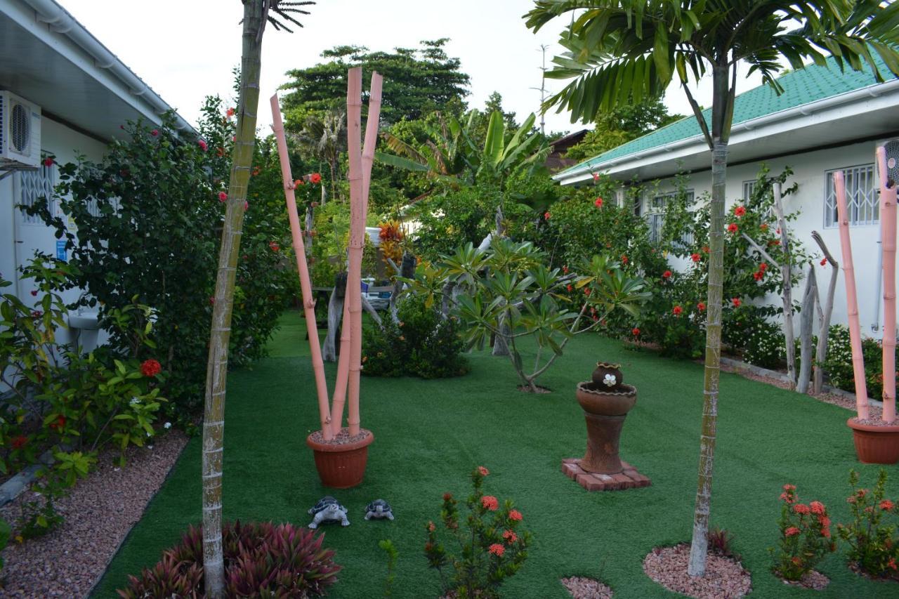 Leo'S Petit Villa Annex Praslin Exterior foto
